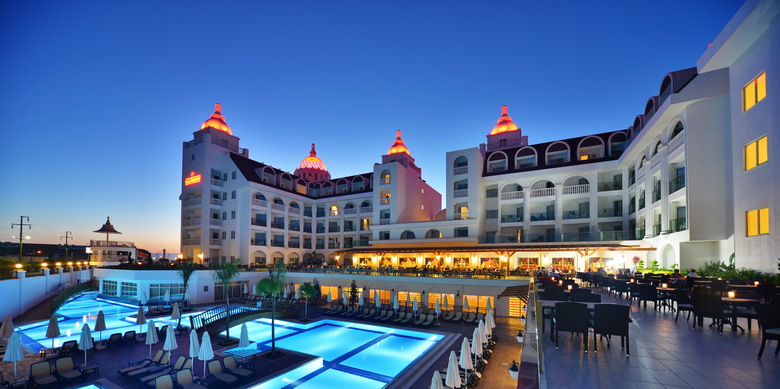 Hotel Side Crown Serenity