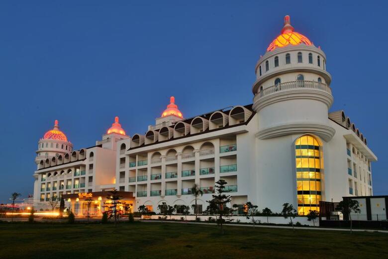 Hotel Side Crown Serenity
