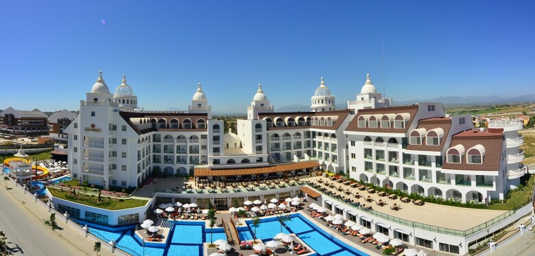 Hotel Side Crown Serenity