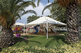 Hotel Euphoria Palm Beach Resort