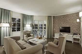 Hotel Euphoria Palm Beach Resort