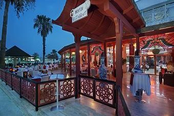 Hotel Euphoria Palm Beach Resort