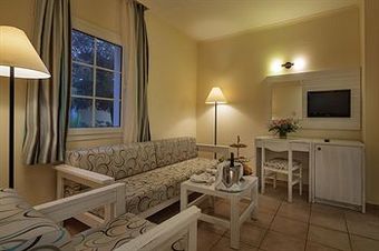 Hotel Euphoria Palm Beach Resort