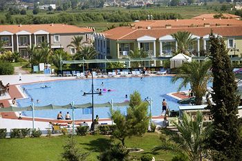Hotel Euphoria Palm Beach Resort
