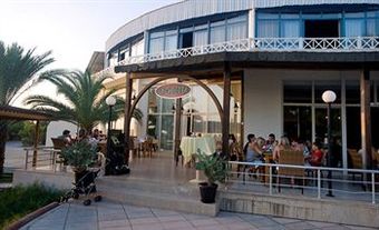 Hotel Euphoria Palm Beach Resort