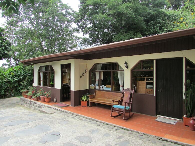 Mariposa Bed And Breakfast