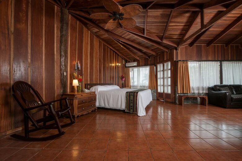 Hotel Arenal Lodge