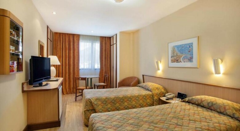 Hotel Windsor Plaza