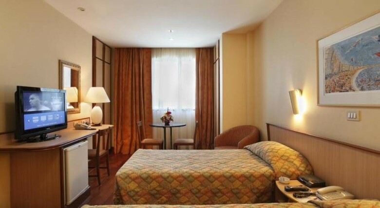 Hotel Windsor Plaza