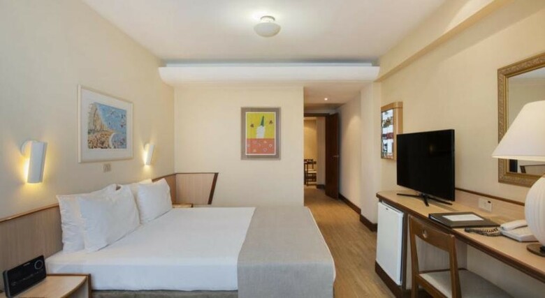 Hotel Windsor Plaza