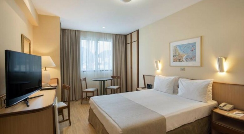 Hotel Windsor Plaza