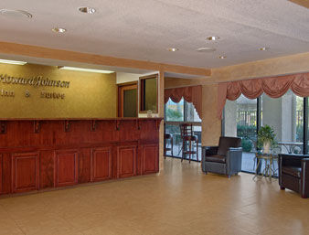 Hotel Howard Johnson Inn And Suites