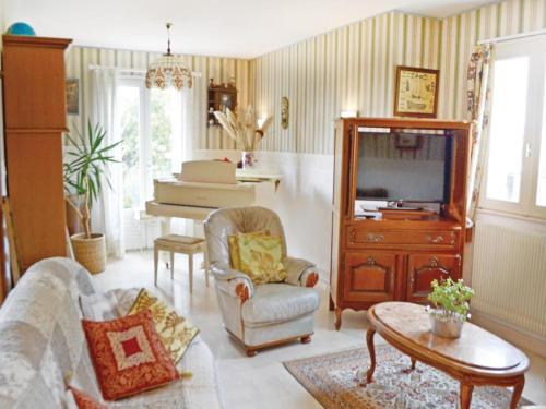 Three-bedroom Apartment 0 In Concarneau