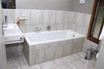 Hotel Cresta Marang Gardens