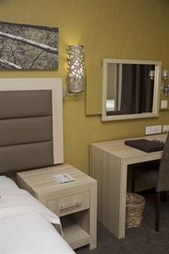 Hotel Cresta Marang Gardens