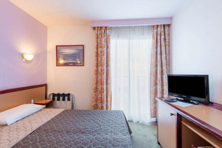 Narev's Hotel