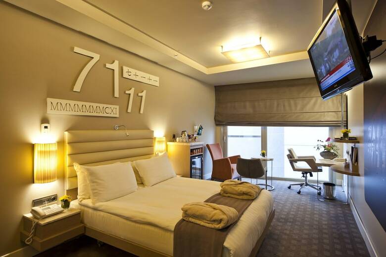 The Peak Hotel
