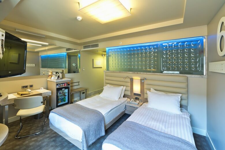 The Peak Hotel