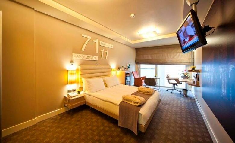 The Peak Hotel