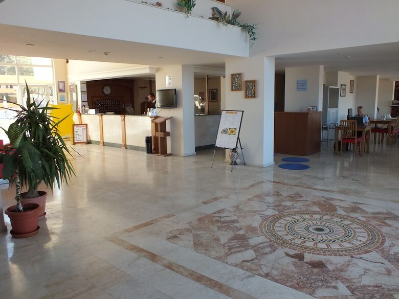 Tuntas Apart Hotel Kusadasi