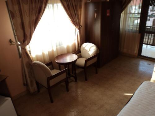 Nhyira Hotel