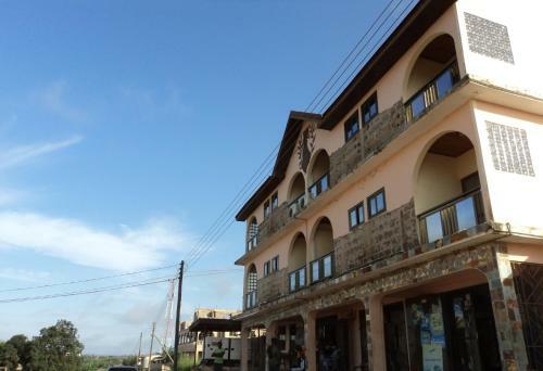 Nhyira Hotel