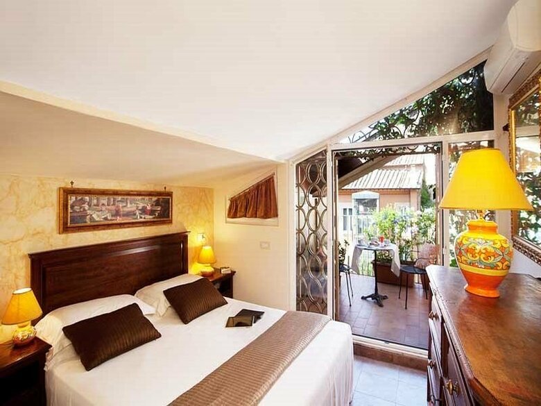 Hotel Pantheon Inn