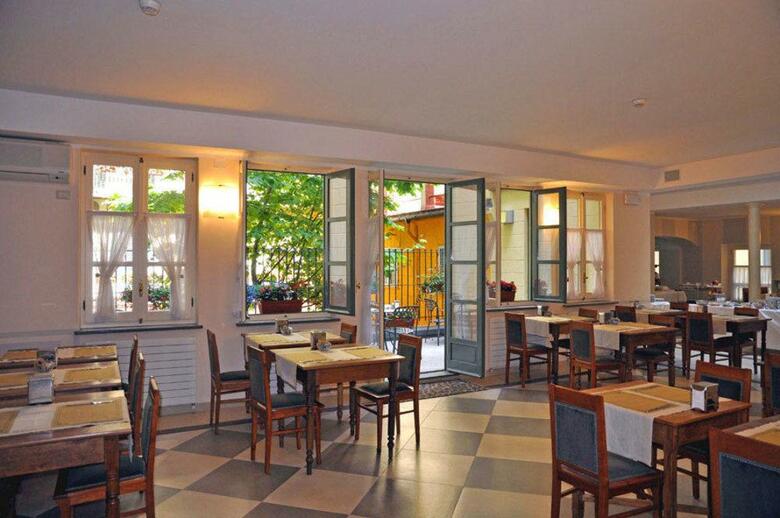Hotel Roma E Rocca Cavour