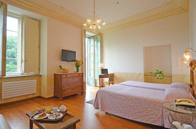 Hotel Roma E Rocca Cavour