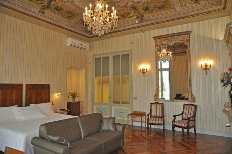 Hotel Roma E Rocca Cavour