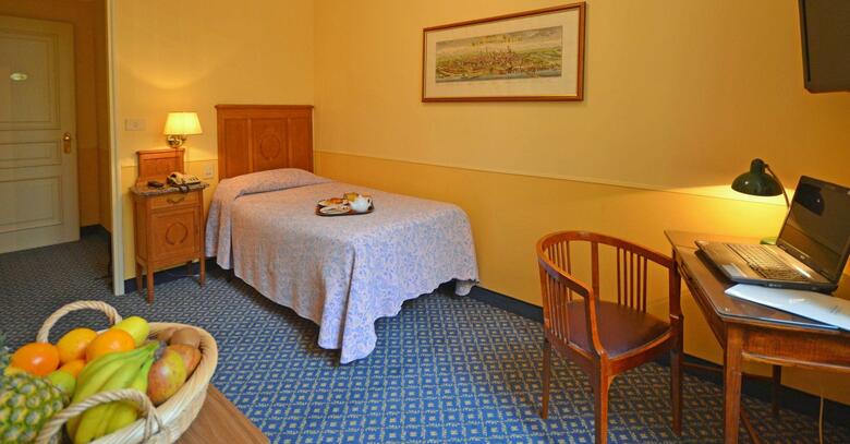 Hotel Roma E Rocca Cavour