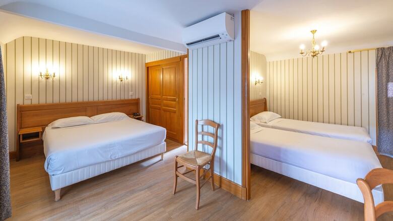 Hotel De La Cloche