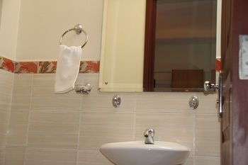 Eron Hotel