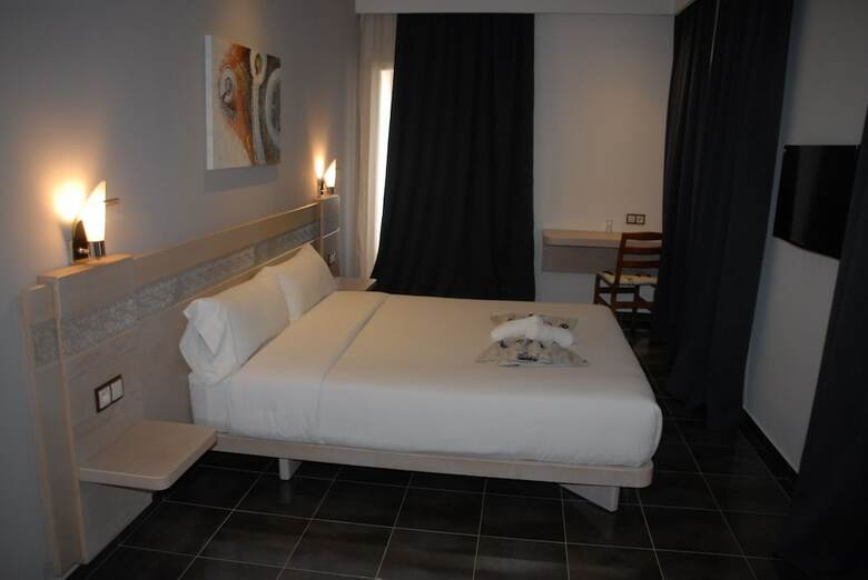 Hotel A44