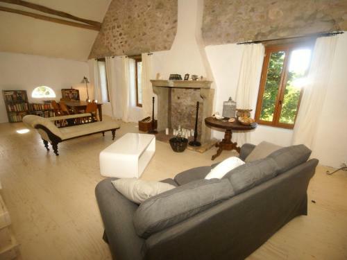 Tastefully Quiet Cottage In The Morvan, In Saint-germain-des-champs
