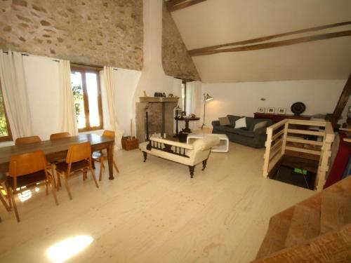Tastefully Quiet Cottage In The Morvan, In Saint-germain-des-champs