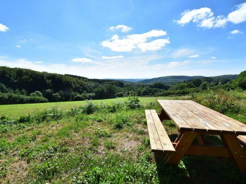 Tastefully Quiet Cottage In The Morvan, In Saint-germain-des-champs