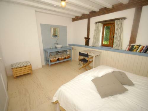 Tastefully Quiet Cottage In The Morvan, In Saint-germain-des-champs