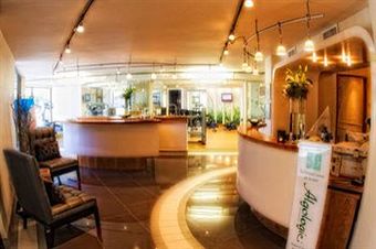Safari Court Hotel