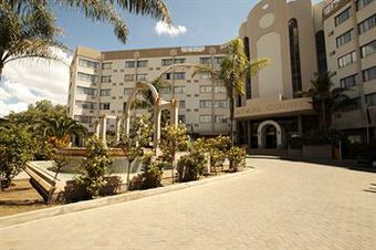 Safari Court Hotel