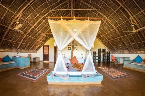 Hotel Sunshine Marine Lodge