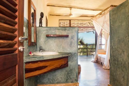 Hotel Sunshine Marine Lodge