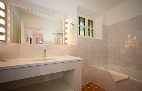 Hotel H�tel La Figui�re