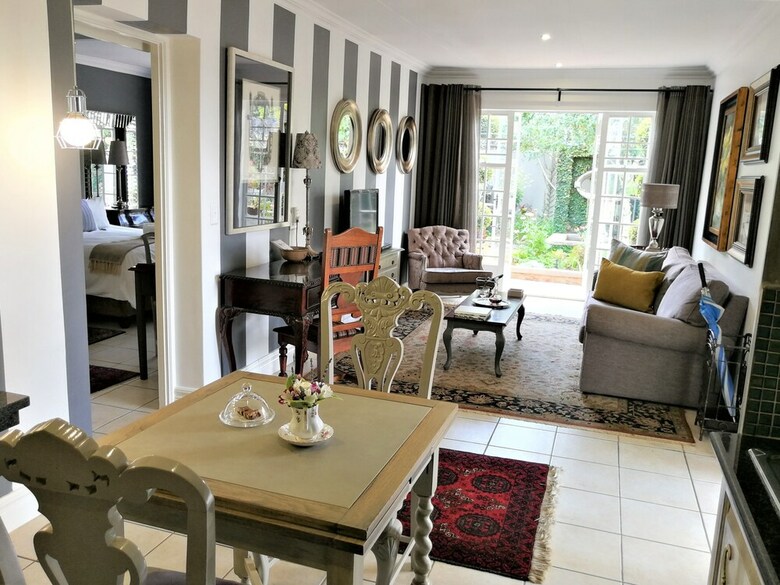 Hostal At 98 On Lynburn Guest House