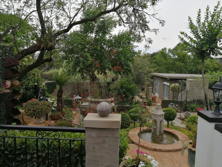 Hostal At 98 On Lynburn Guest House