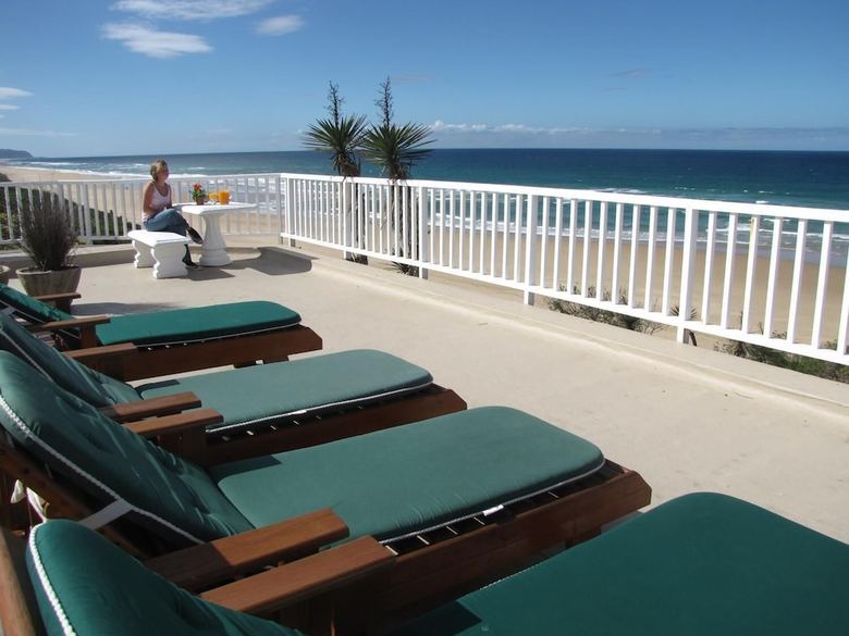 Hostal The Pink Lodge On The Beach
