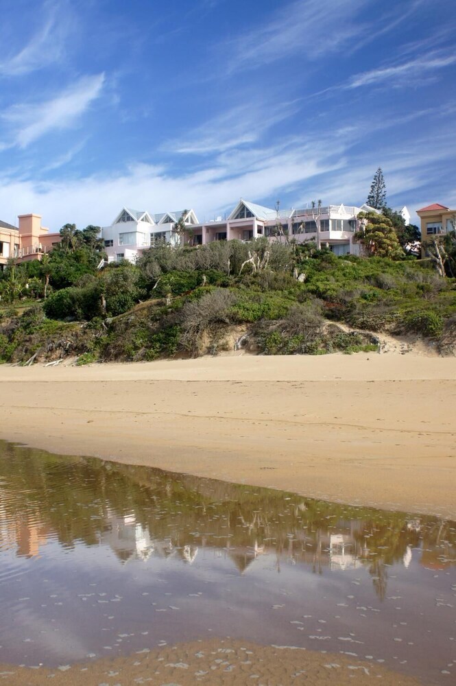 Hostal The Pink Lodge On The Beach
