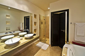 Lodge On The Lake & Wellness Spa