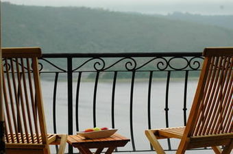 Lodge On The Lake & Wellness Spa