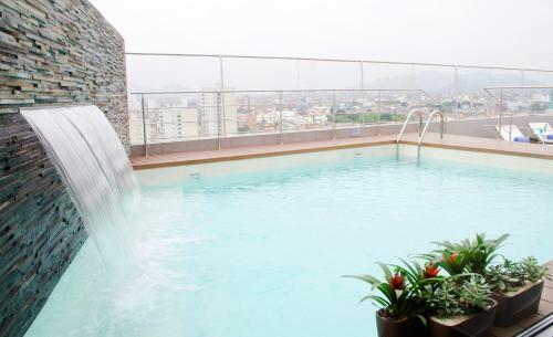 Hotel Ramada Encore San Isidro